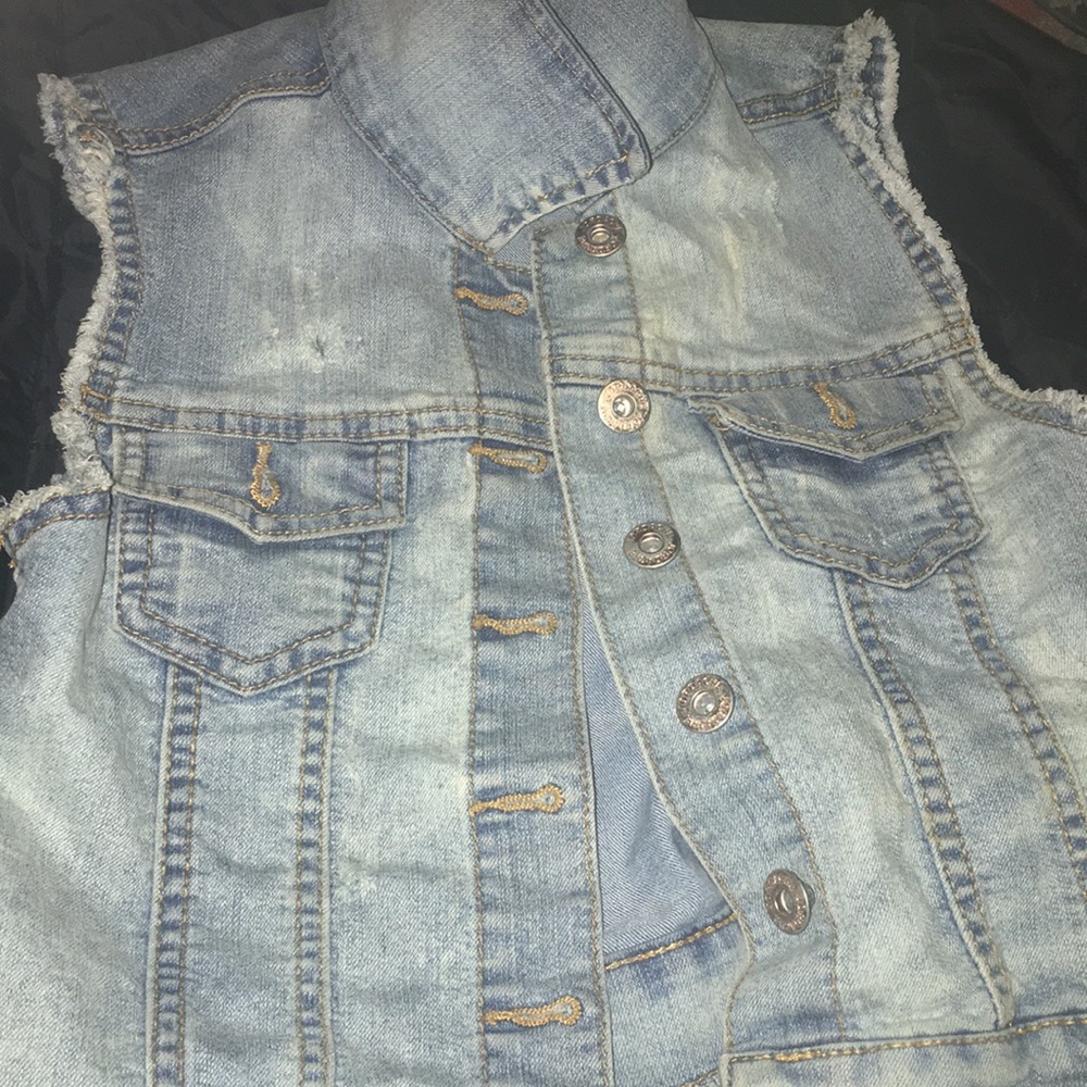 Light jean vest